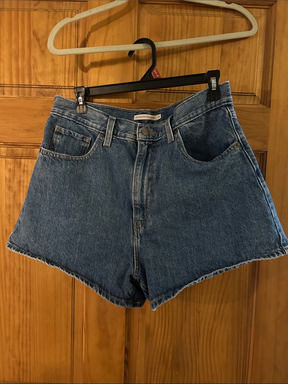Levi’s High Waisted Mom Shorts in Medium Wash - 31